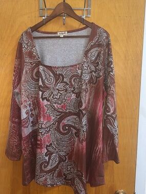 live and let live Maroon Paisley Scoop Neck Long-Sleeve Tunic 2x